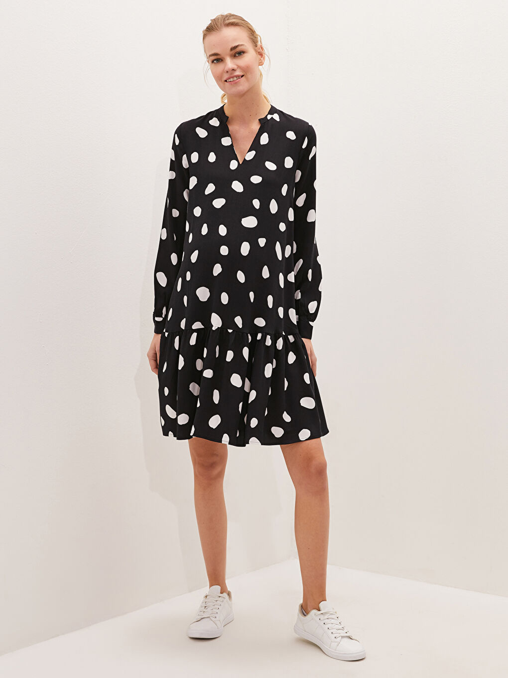 LCWAIKIKI Maternity Turtleneck Patterned Long Sleeve Belmando Fabric Maternity Dress -S1I494Z8-LQJ