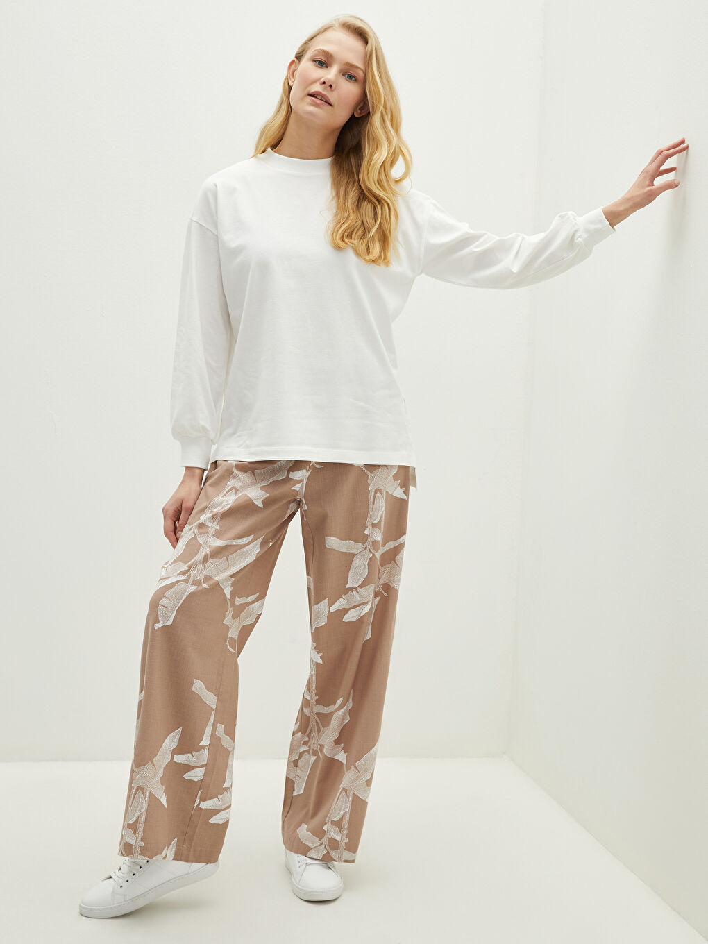 Bej Beli Lastikli Desenli Comfort Fit Pamuklu Kadın Palazzo Pantolon-1