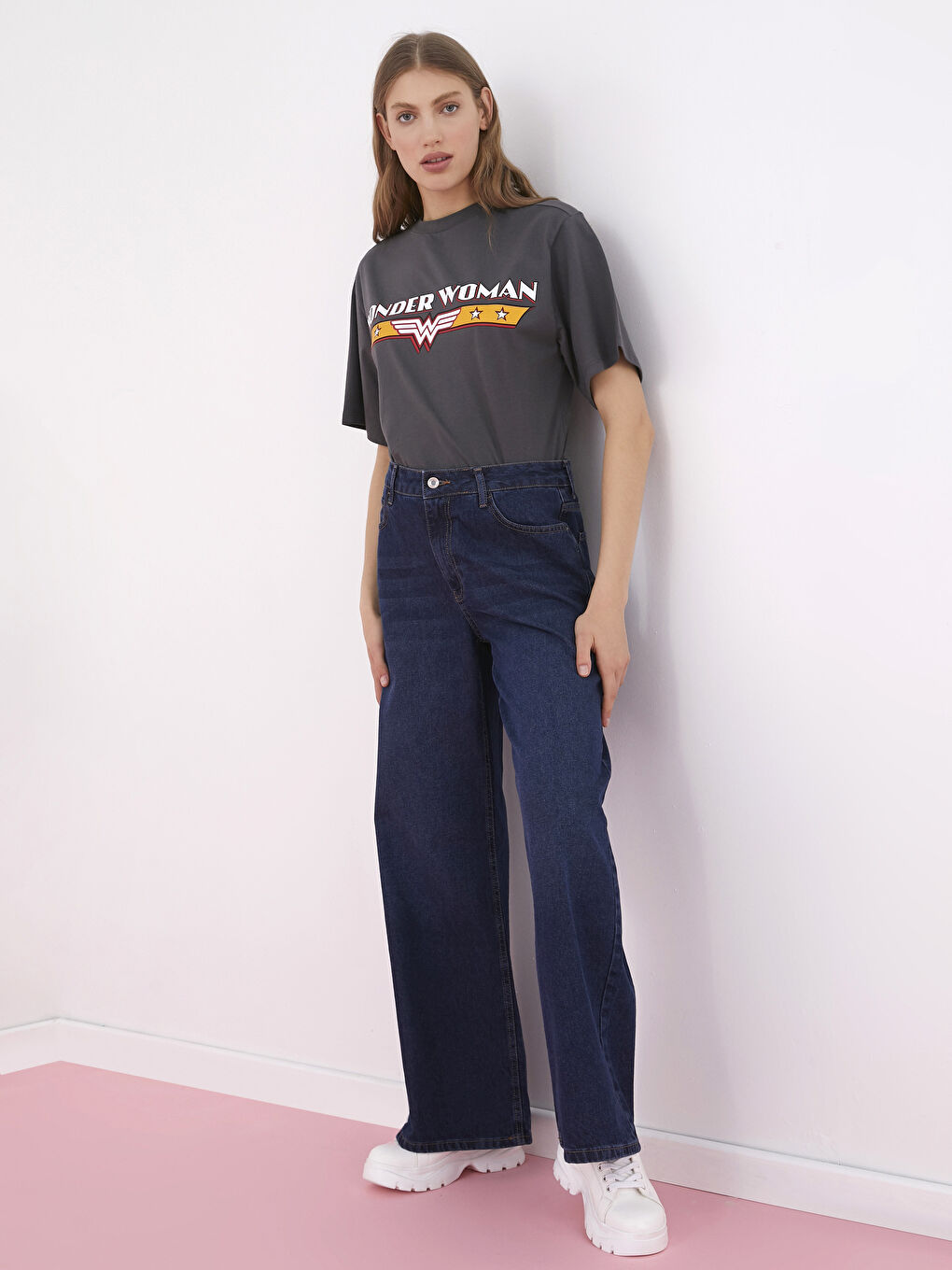 Crew Neck Wonder Woman Printed Short Sleeve Cotton Women's T-Shirt-2