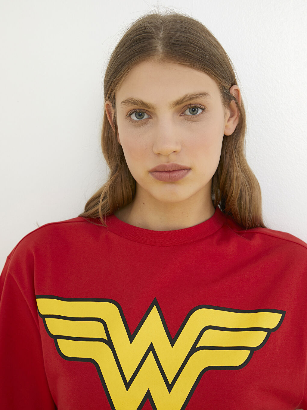 LCW Limited Crew Neck Wonder Woman Printed Short Sleeve Cotton Women's T-Shirt -S1I520Z8-JQ5
