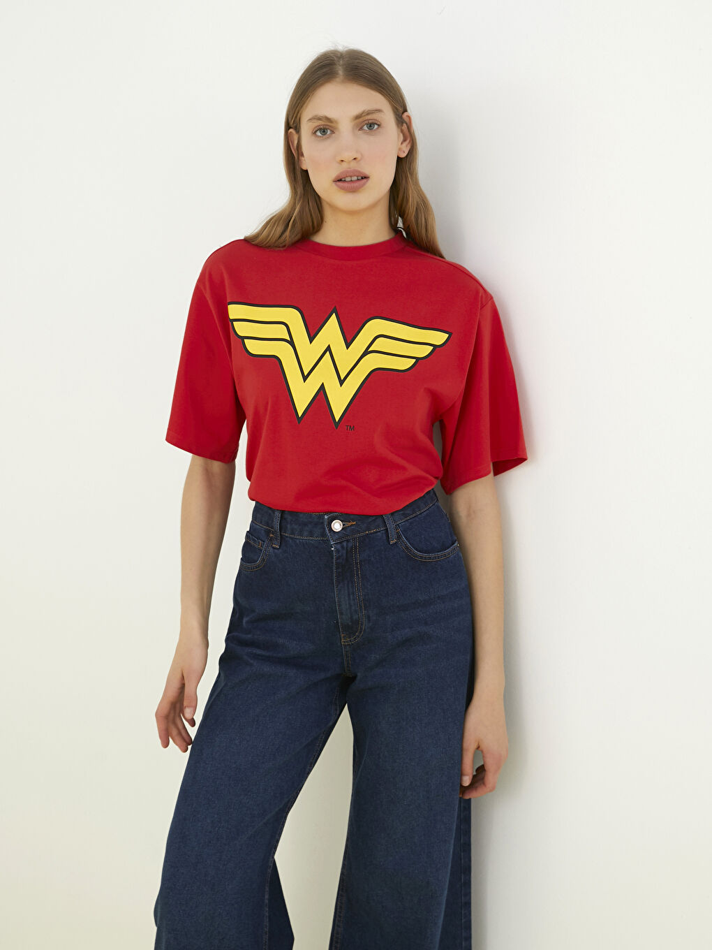 LCW Limited Crew Neck Wonder Woman Printed Short Sleeve Cotton Women's T-Shirt -S1I520Z8-JQ5