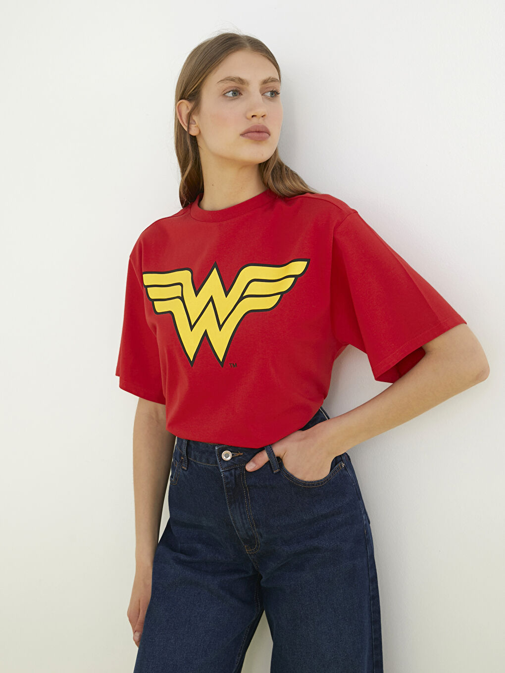 LCW Limited Crew Neck Wonder Woman Printed Short Sleeve Cotton Women's T-Shirt -S1I520Z8-JQ5