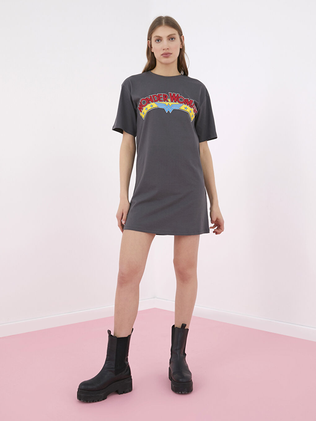 Antrasit Bisiklet Yaka Wonder Woman Baskılı Kısa Kollu Pamuklu Kadın Elbise-2