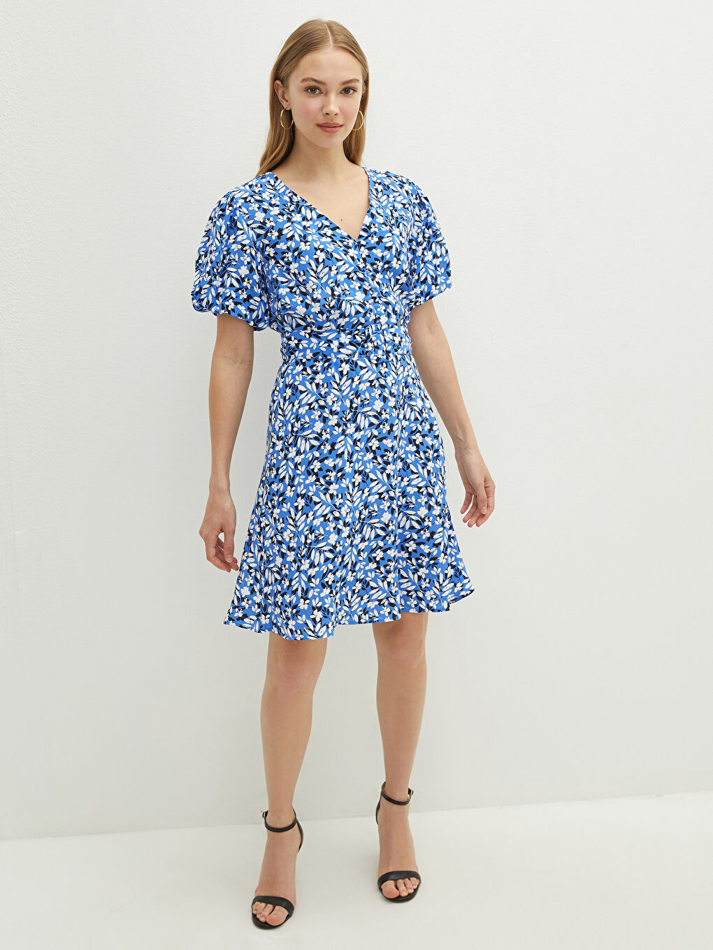 Lacivert V Yaka Desenli Beli Kemer Detaylı Kısa Kollu A Kesim Maroken Kumaş Kadın Elbise-1