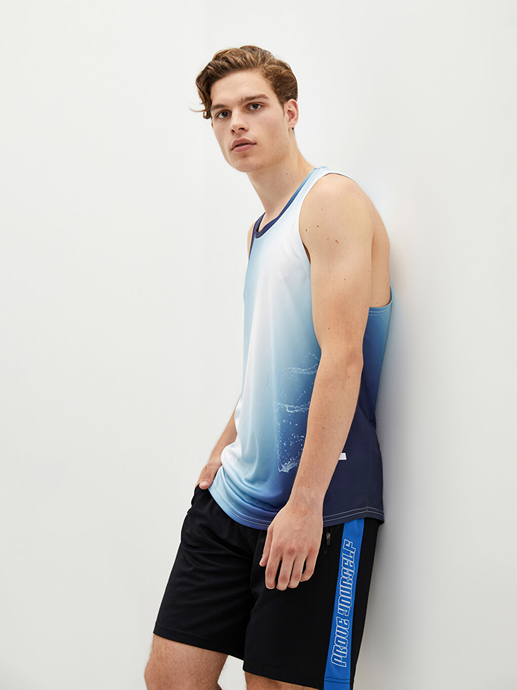 Beyaz Bisiklet Yaka Baskılı Erkek Kolsuz Tişört-2