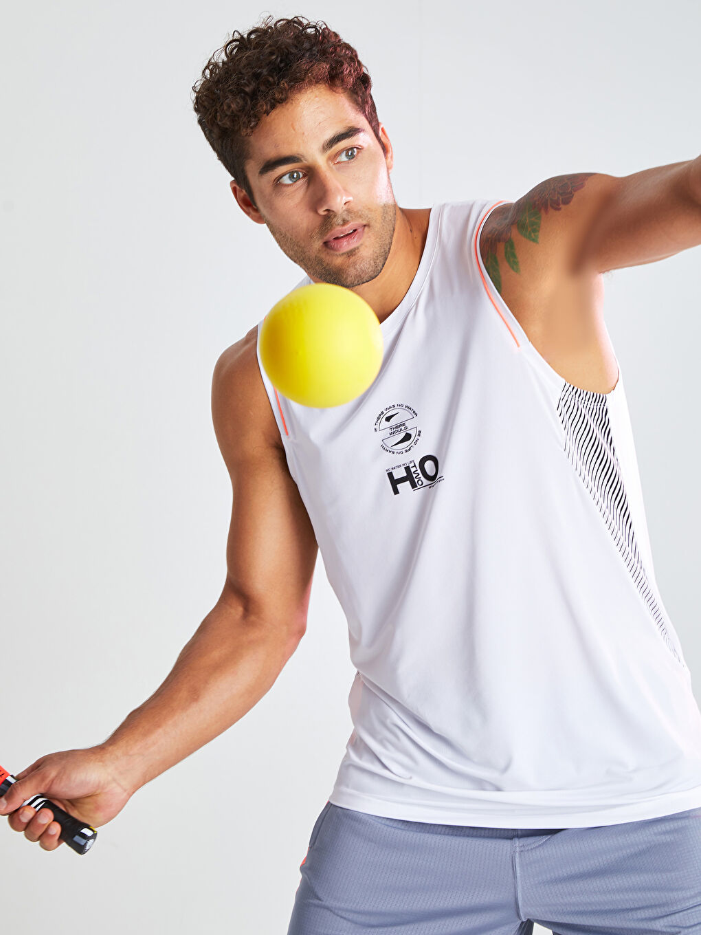 Beyaz Bisiklet Yaka Baskılı Erkek Kolsuz Tişört