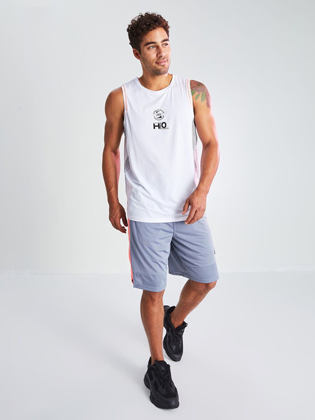 Beyaz Bisiklet Yaka Baskılı Erkek Kolsuz Tişört-3