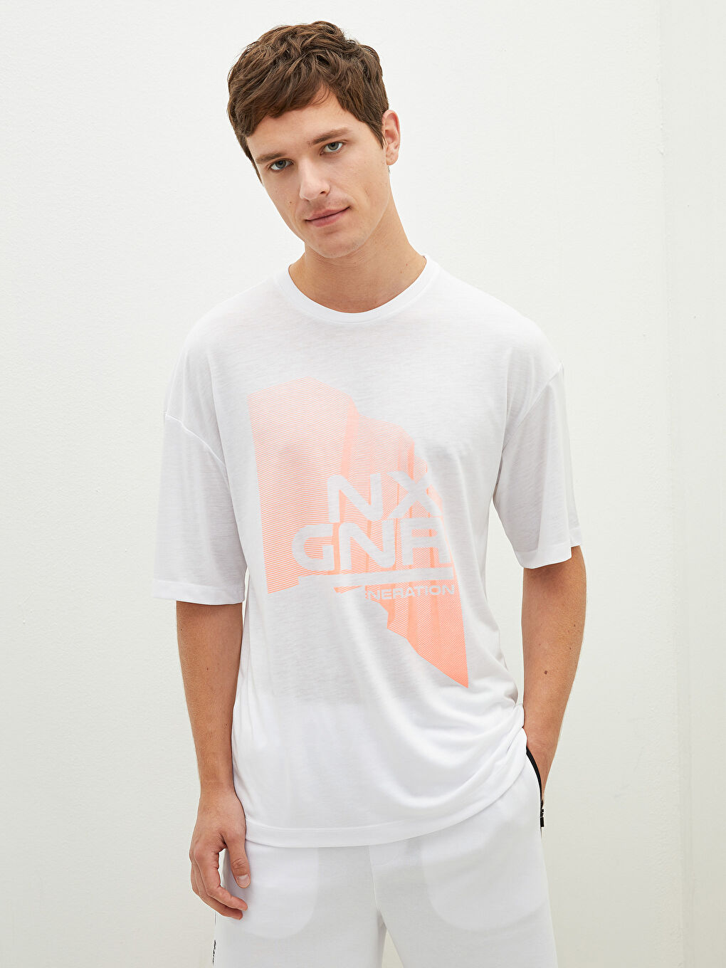 T-shirt de sport actif à manches courtes et col rond pour hommes-1