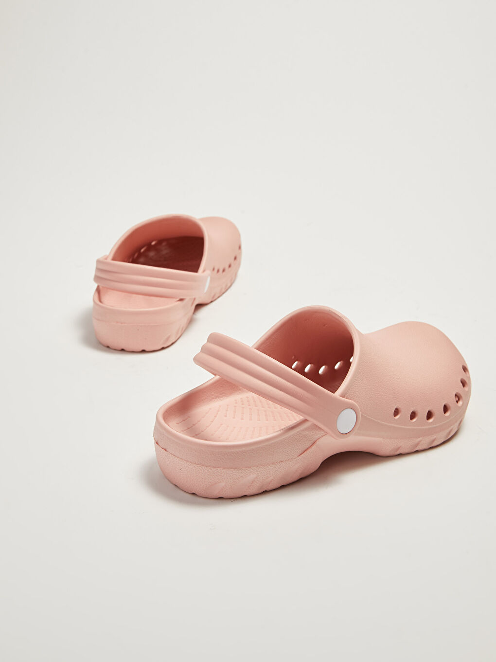 Pembe Delik Detaylı Kadın Plaj Terliği-4