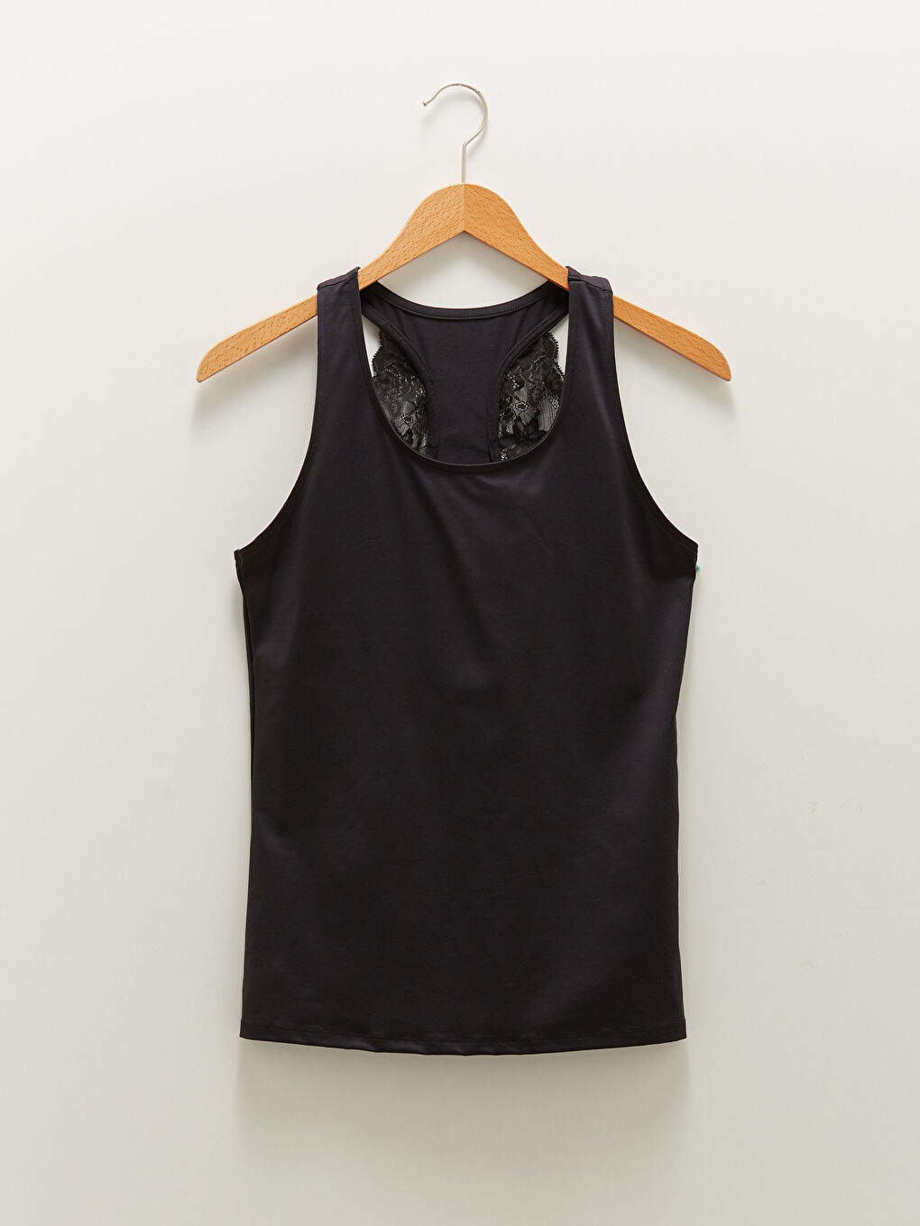 Siyah U Yaka Dantel Detaylı Kadın Atlet-5