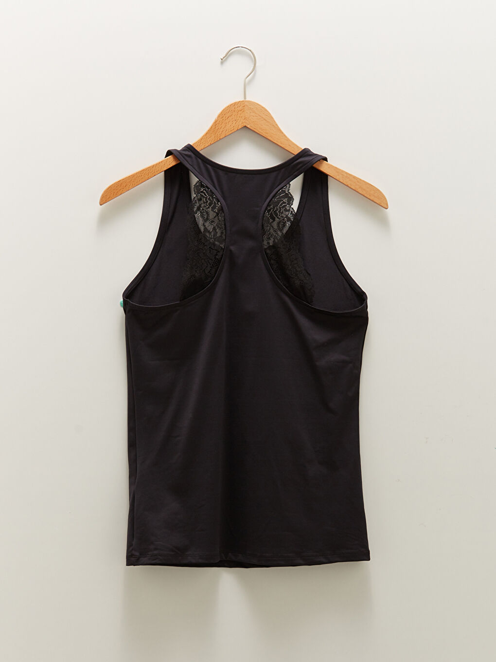 Siyah U Yaka Dantel Detaylı Kadın Atlet-6