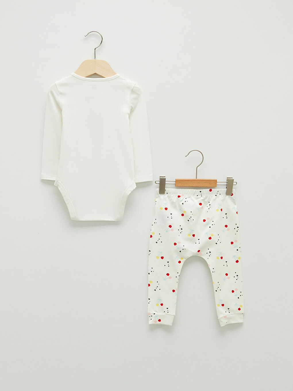 Ekru Bisiklet Yaka Uzun Kollu Baskılı Unisex Bebek Çıtçıtlı Body Pantolon ve Bere 3'lü Takım-2
