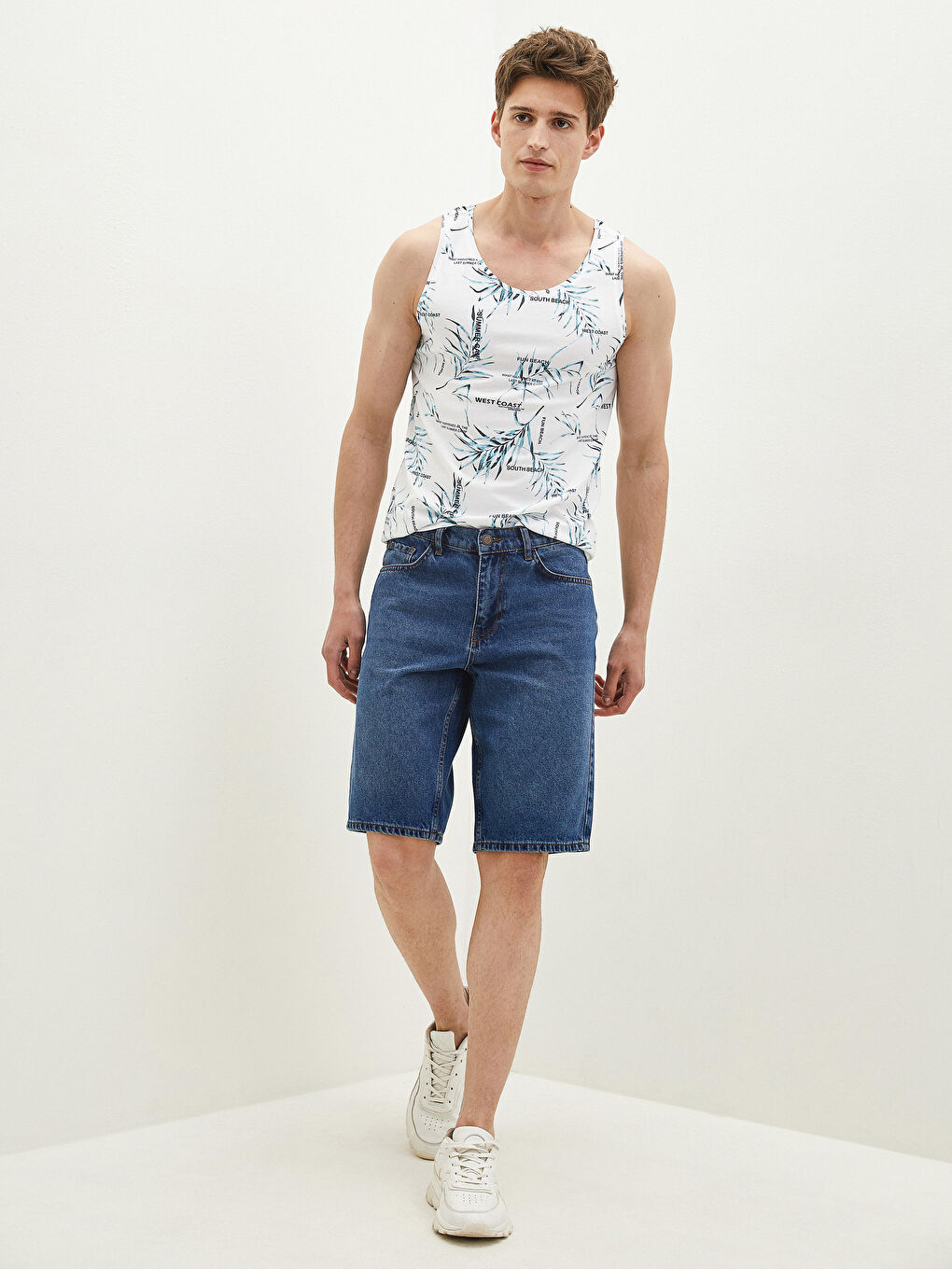 Beyaz Bisiklet Yaka Baskılı Pamuklu Erkek Kolsuz Tişört-1