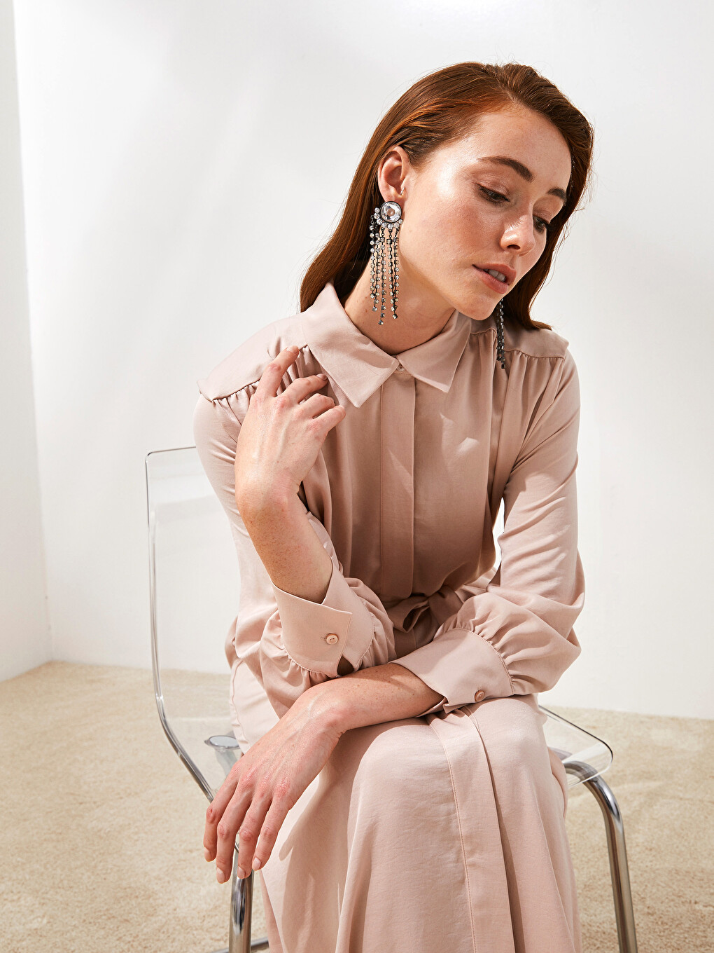 Robe Chemise en Tissu de Soie Médina Unie à Ceinture Taille et Manches Longues pour Femmes-4