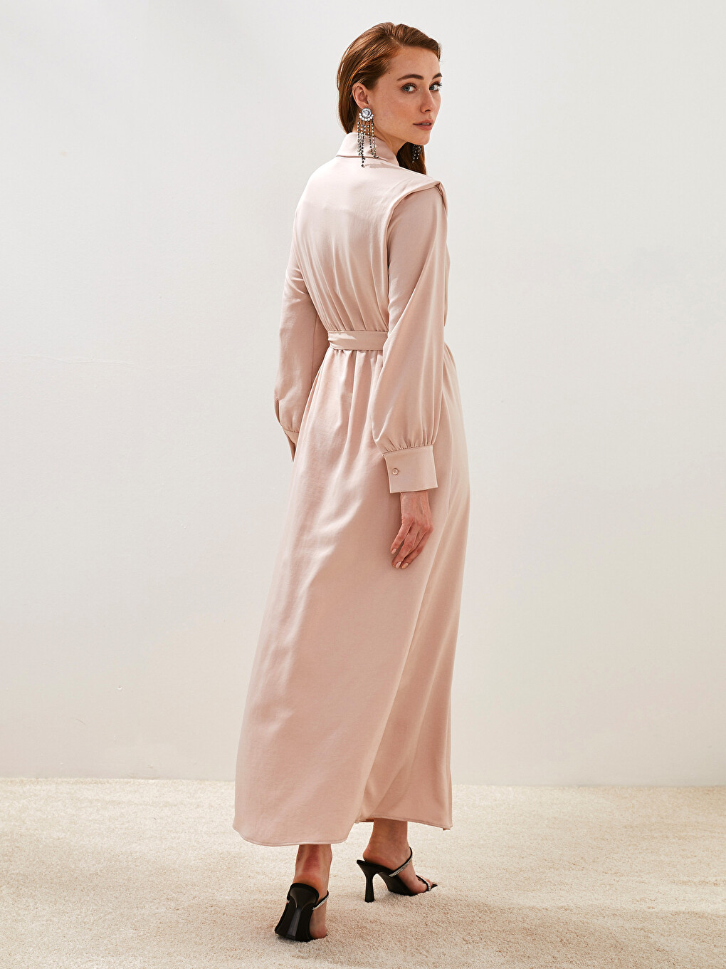 Robe Chemise en Tissu de Soie Médina Unie à Ceinture Taille et Manches Longues pour Femmes-6