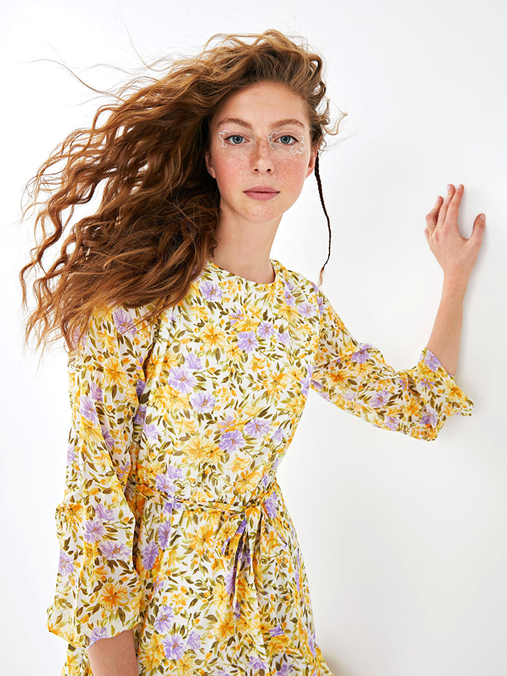 Robe en Chiffon à Imprimé Floral avec Ceinture à la Taille pour Femmes Col Rond-4