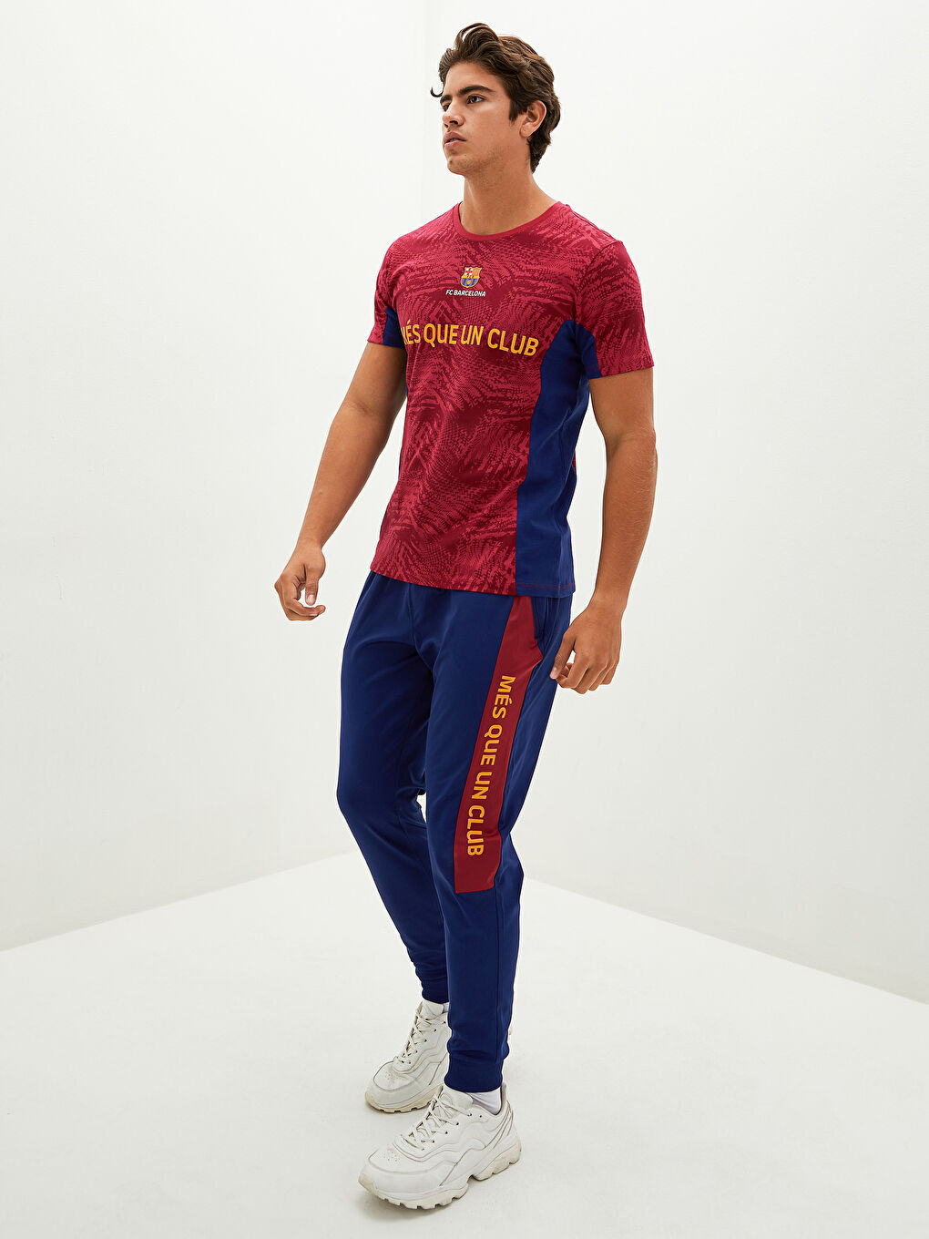 Ерлерге арналған барселона принтті жанкүйерлерге арналған спорттық футболка-3
