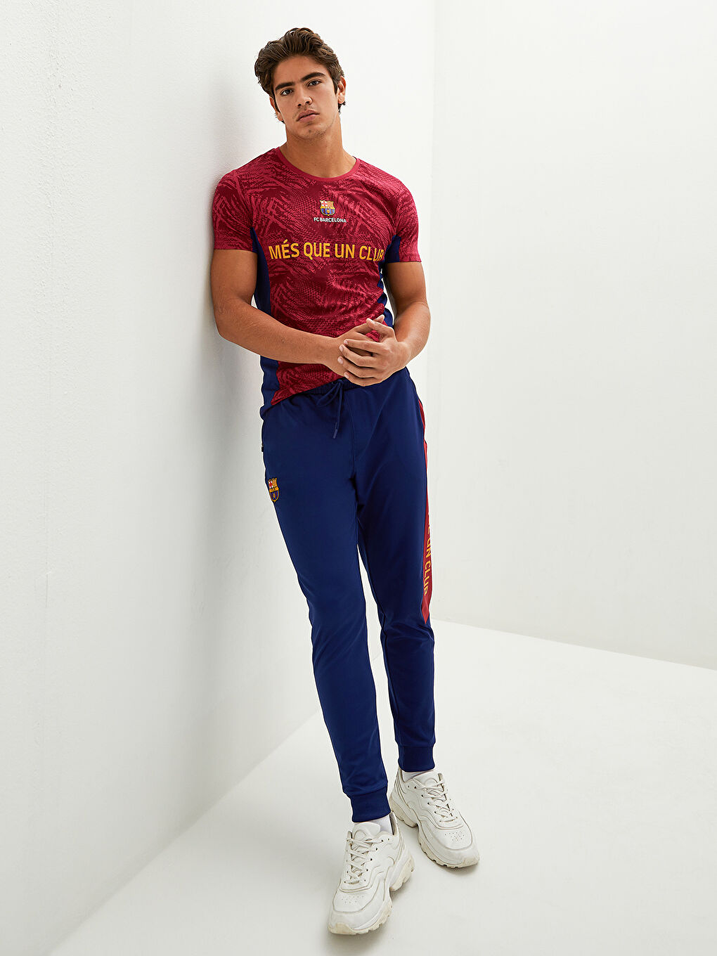 Lacivert Standart Kalıp Barcelona Baskılı Aktif Spor Erkek Taraftar Eşofman Altı-1