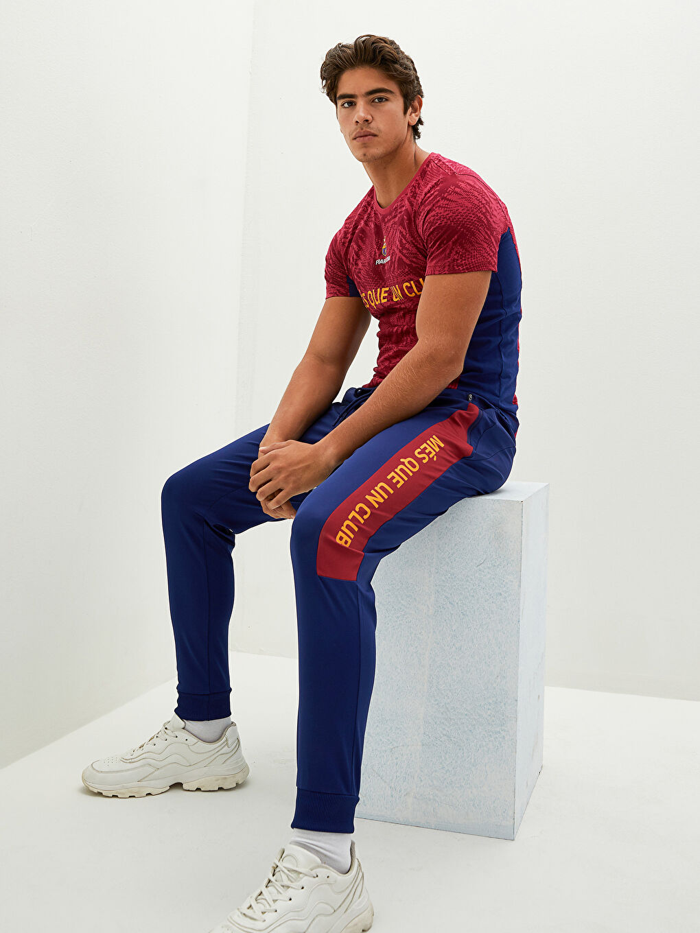 Lacivert Standart Kalıp Barcelona Baskılı Aktif Spor Erkek Taraftar Eşofman Altı-4