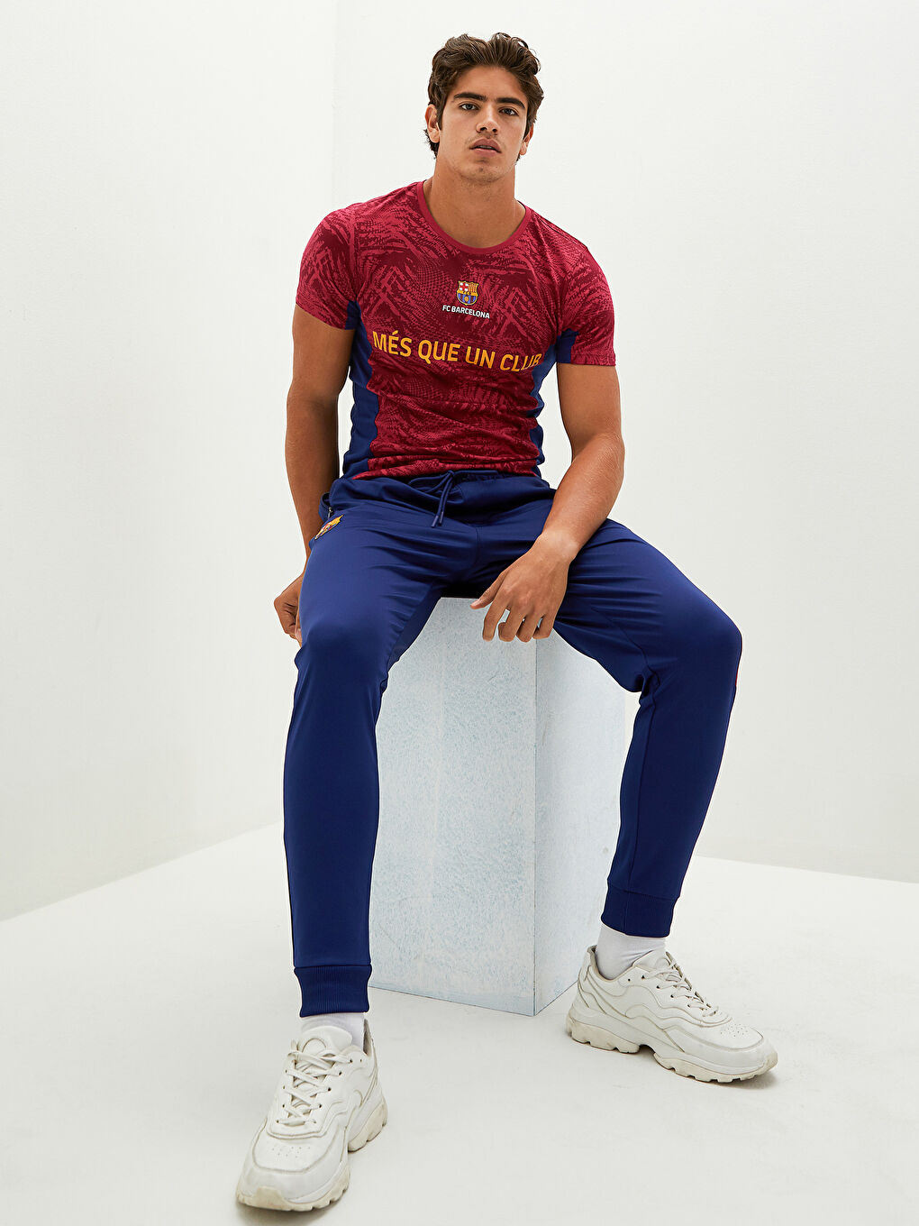 Lacivert Standart Kalıp Barcelona Baskılı Aktif Spor Erkek Taraftar Eşofman Altı