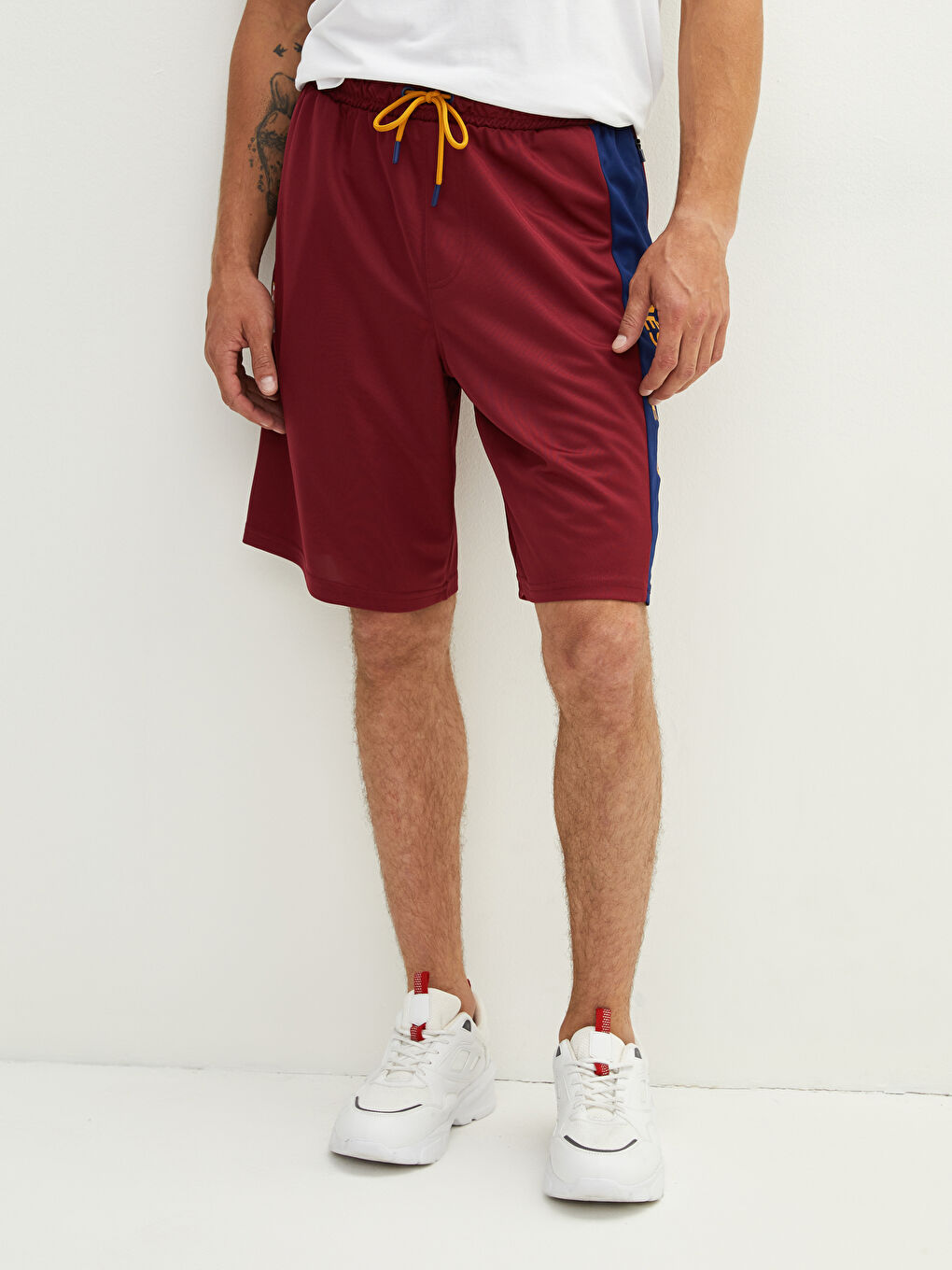 Mürdüm Standart Kalıp Barcelona Baskılı Erkek Taraftar Şort-5