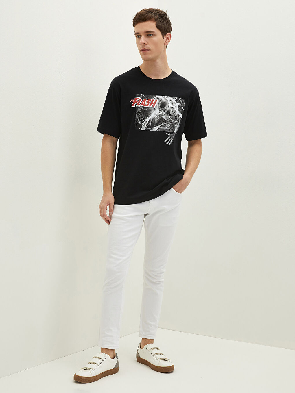 Siyah Bisiklet Yaka Kısa Kollu Baskılı Penye Erkek Tişört-2