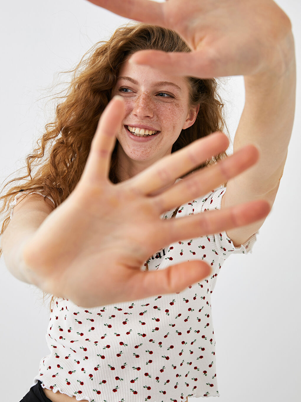 Beyaz Bisiklet Yaka Baskılı Kısa Kollu Kadın Crop-2