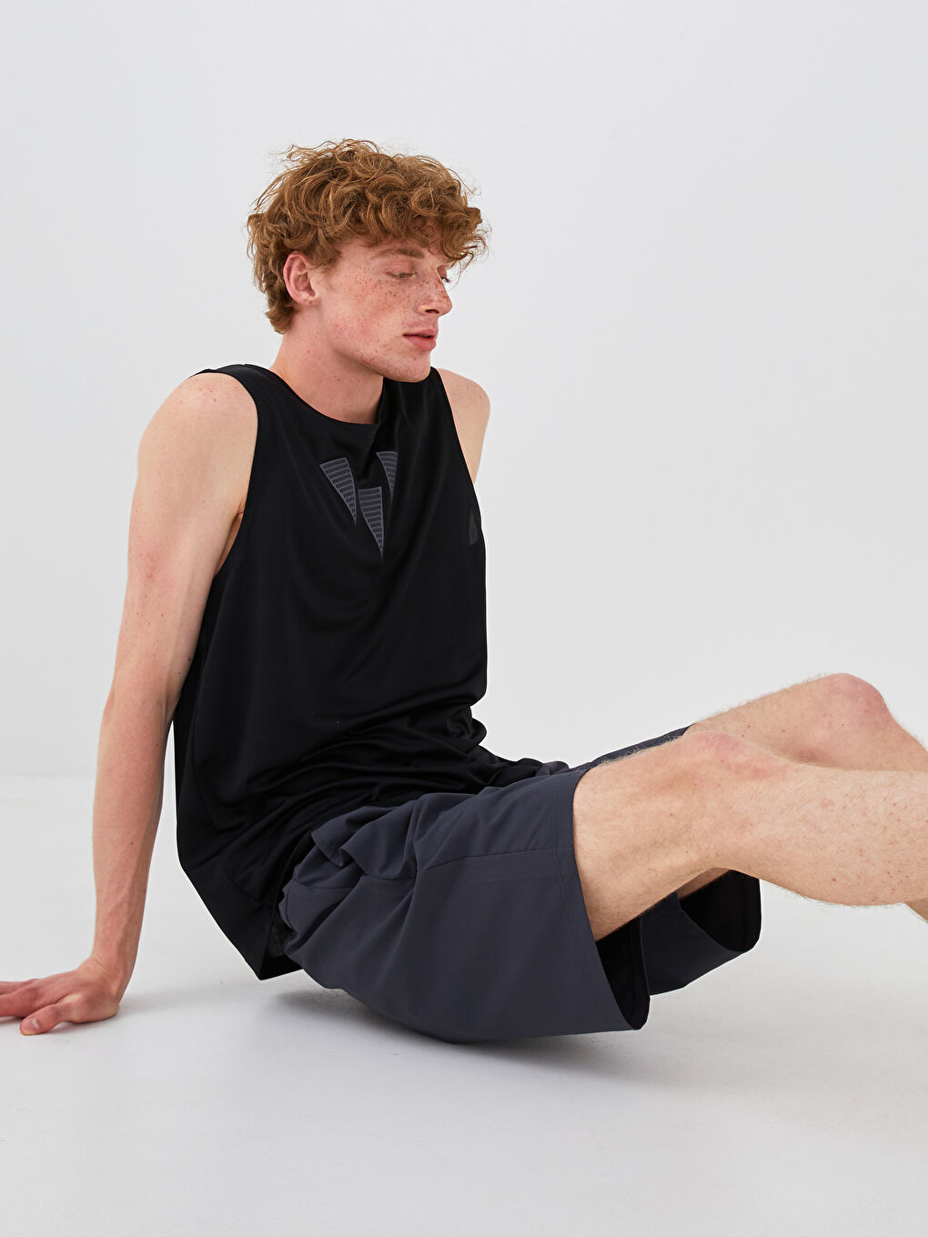 Siyah Standart Kalıp Bisiklet Yaka Baskılı Erkek Kolsuz Tişört-2