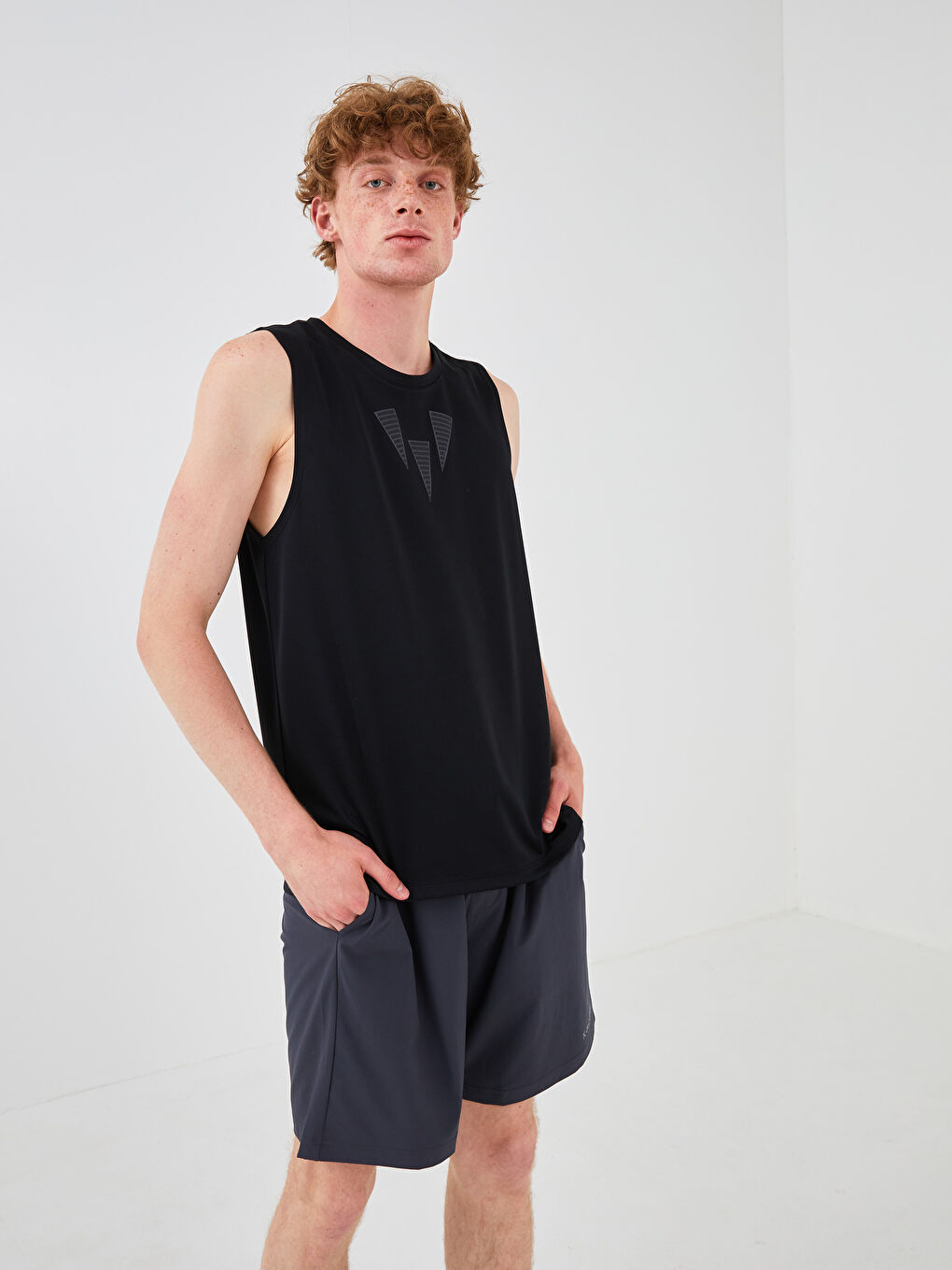 Siyah Standart Kalıp Bisiklet Yaka Baskılı Erkek Kolsuz Tişört-3