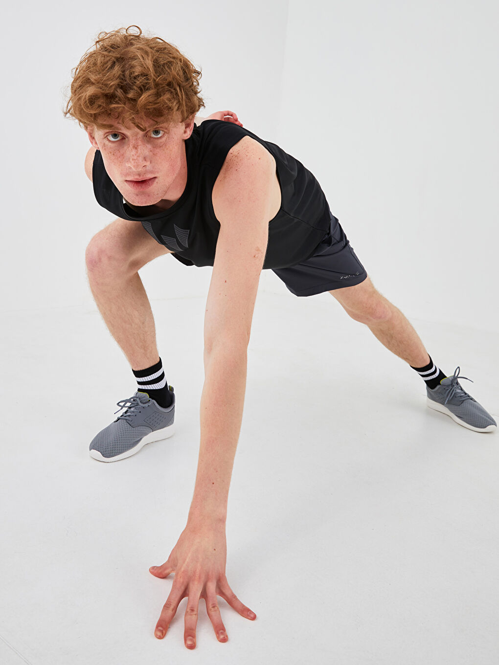 Siyah Standart Kalıp Bisiklet Yaka Baskılı Erkek Kolsuz Tişört-5