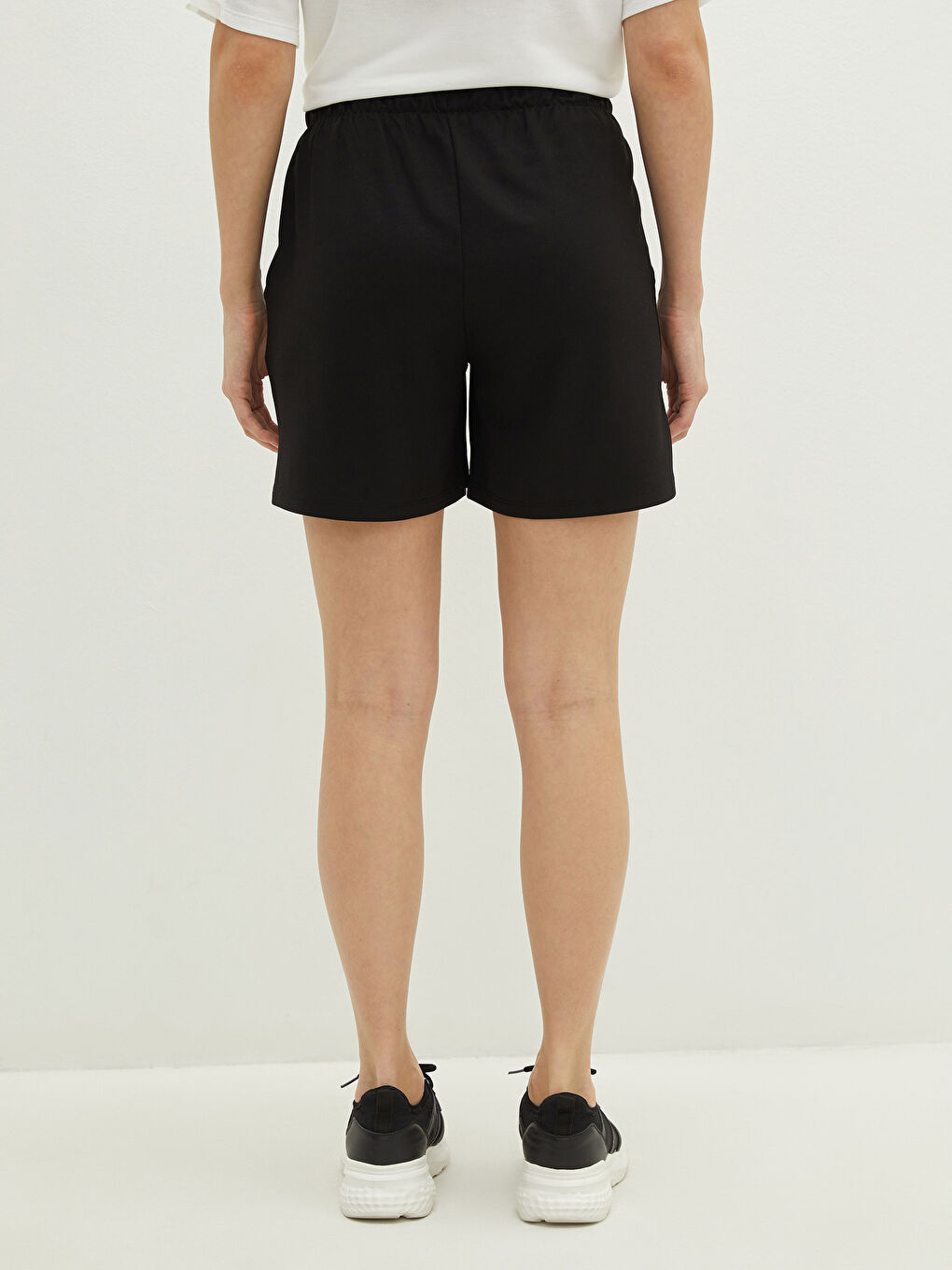 Elastic Waist Flat Pocket Detailed Women's Sports Shorts-4