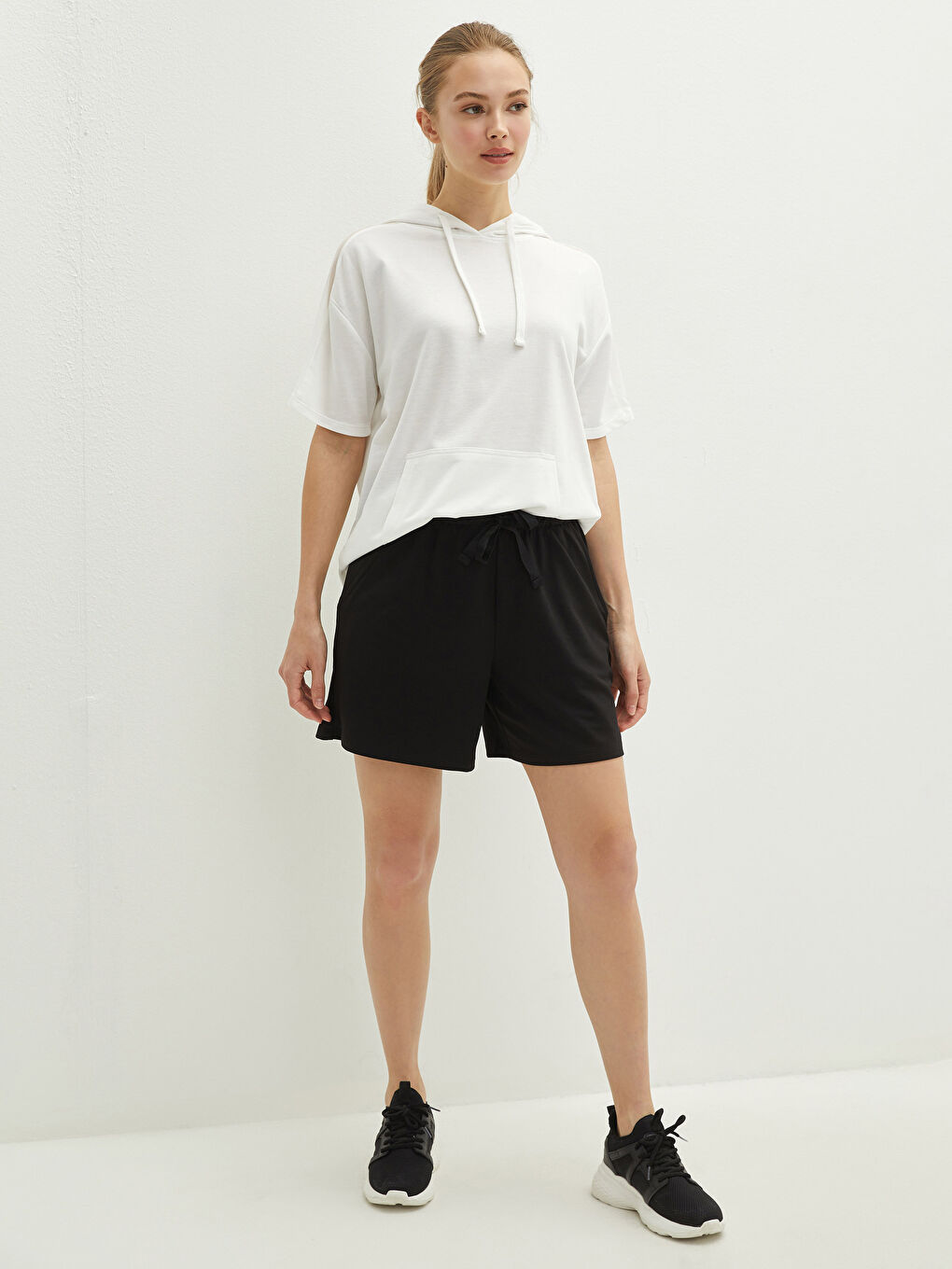 Elastic Waist Flat Pocket Detailed Women's Sports Shorts-5