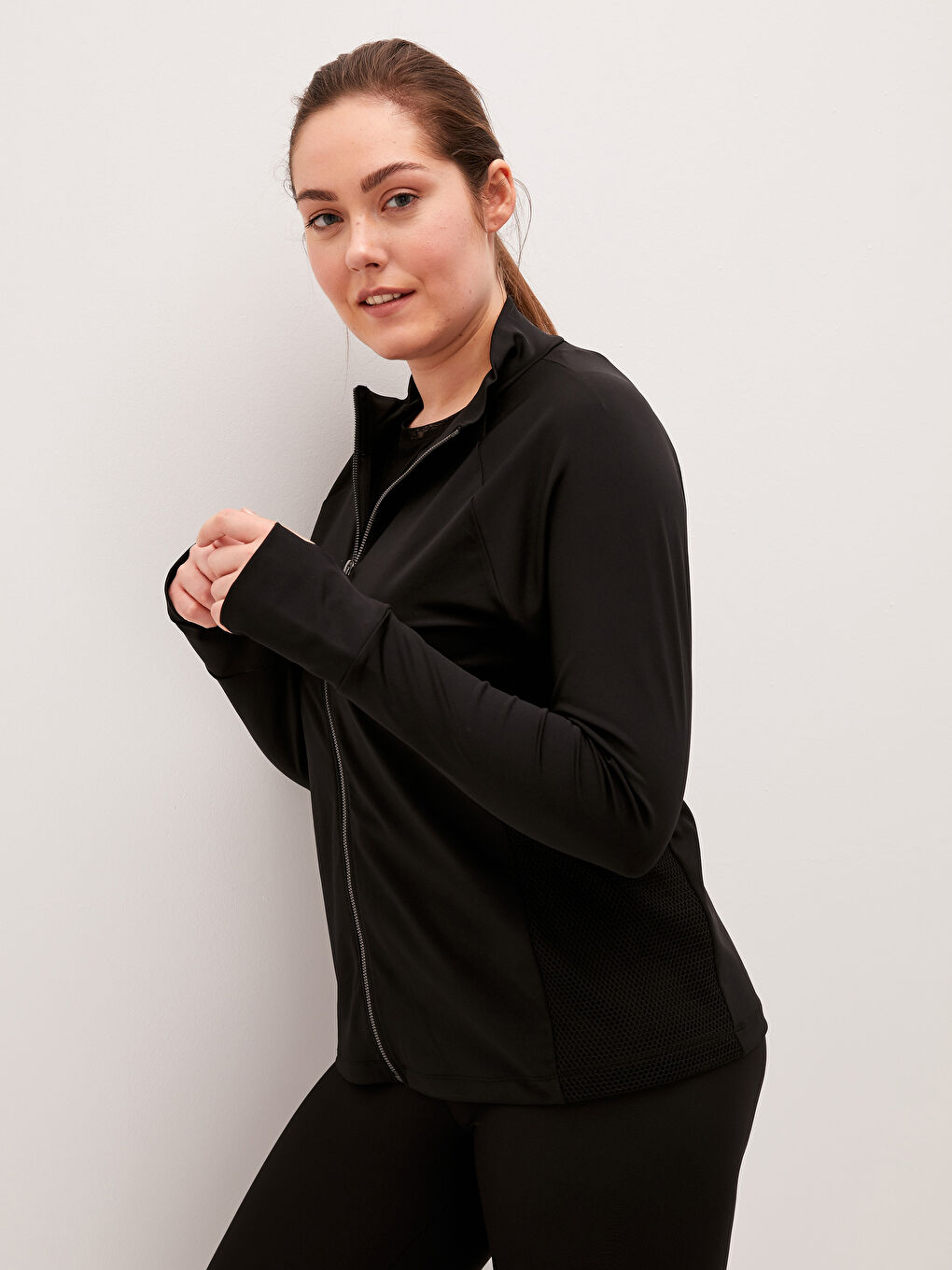 Siyah Dik Yaka File Detaylı Uzun Kollu Kadın Spor Spor Hırka-8