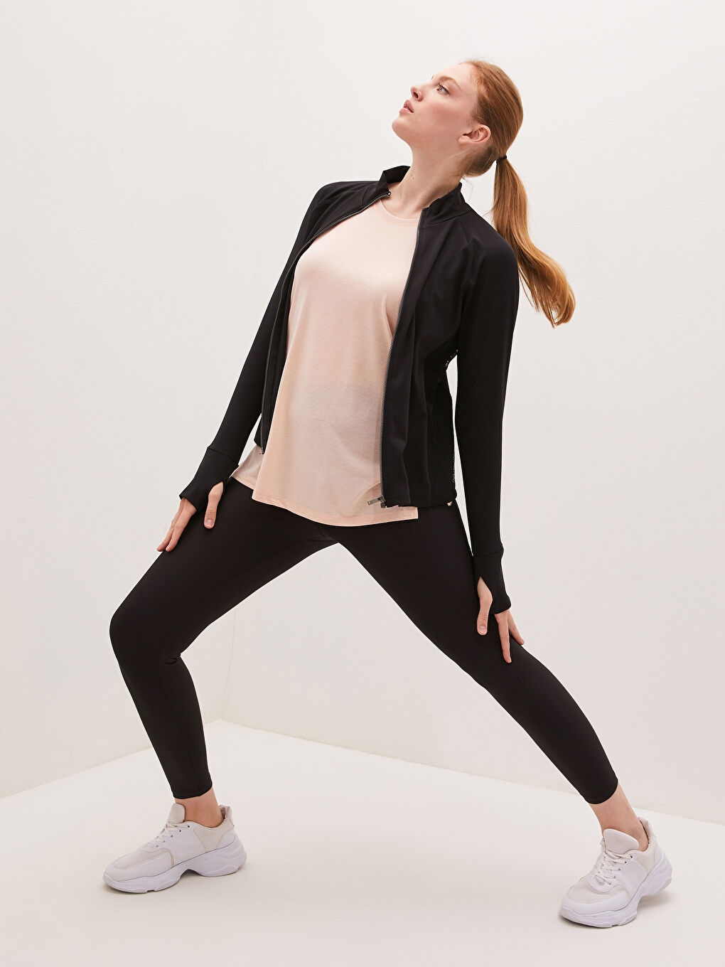 Siyah Dik Yaka File Detaylı Uzun Kollu Kadın Spor Spor Hırka-1