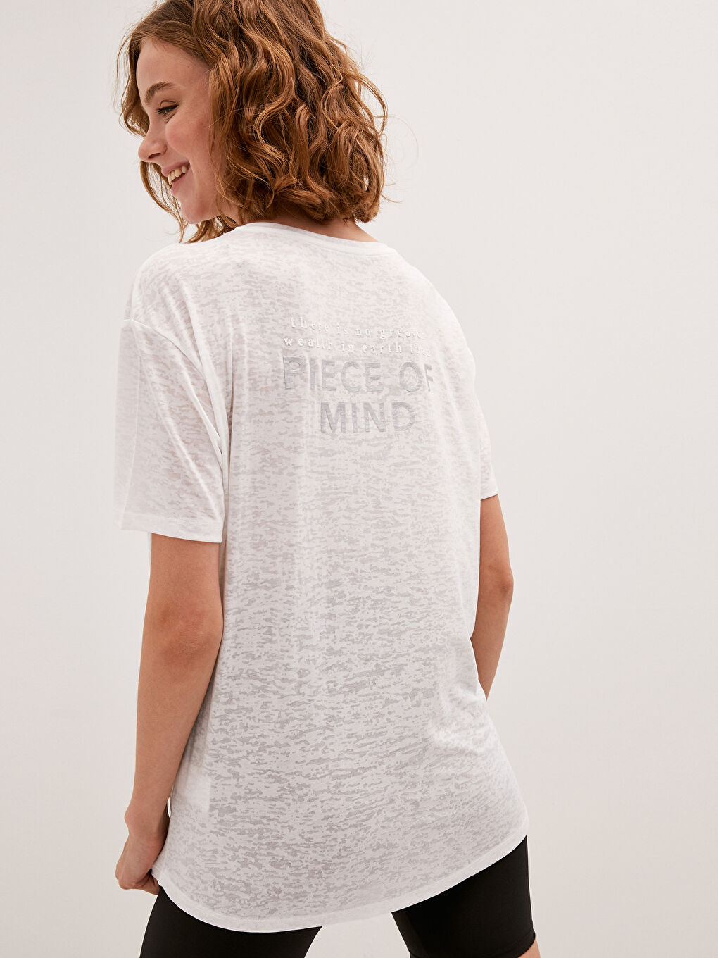 Ekru Bisiklet Yaka Baskılı Kısa Kollu Kadın Spor Tişört-4