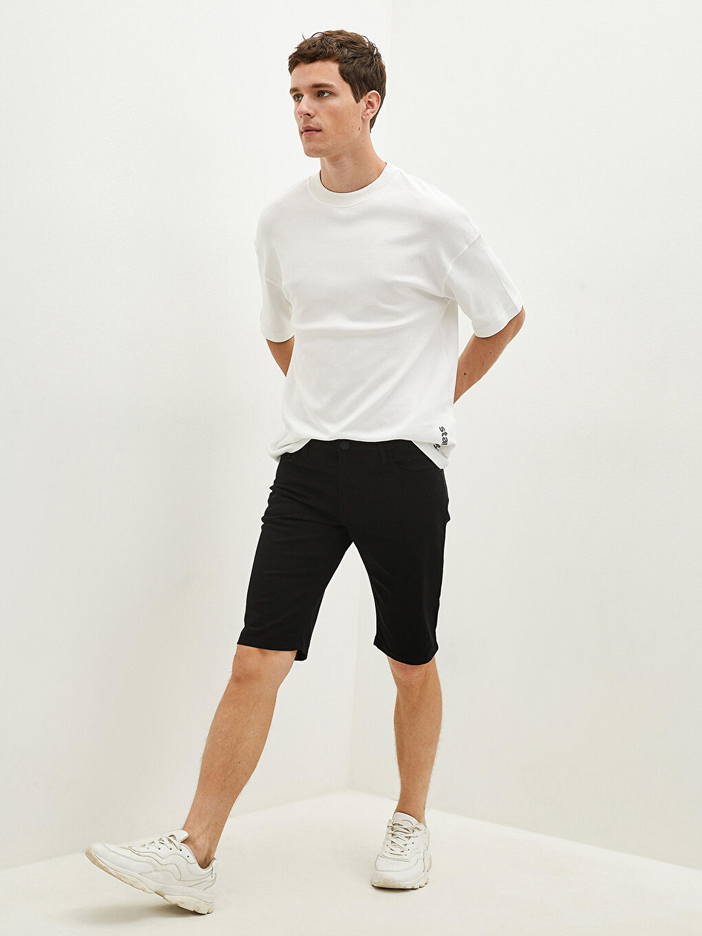 Siyah Slim Fit Bermuda Erkek Şort