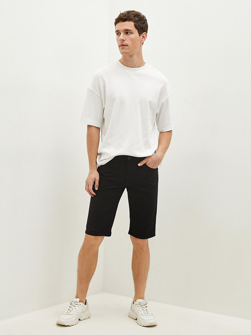 Siyah Slim Fit Bermuda Erkek Şort-1