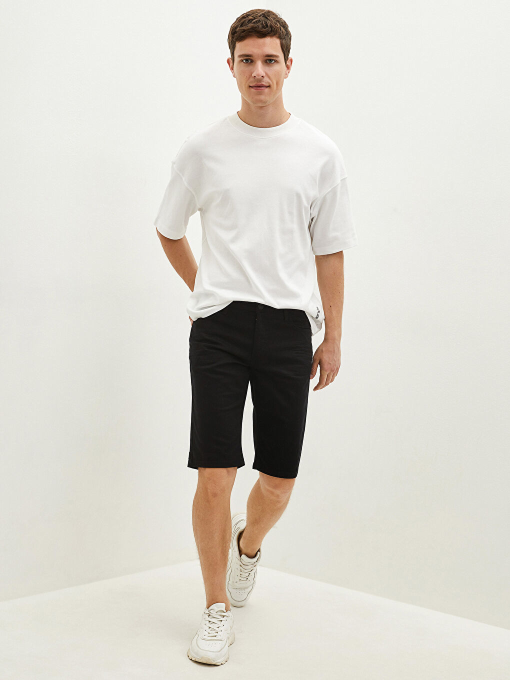 Siyah Slim Fit Bermuda Erkek Şort-2