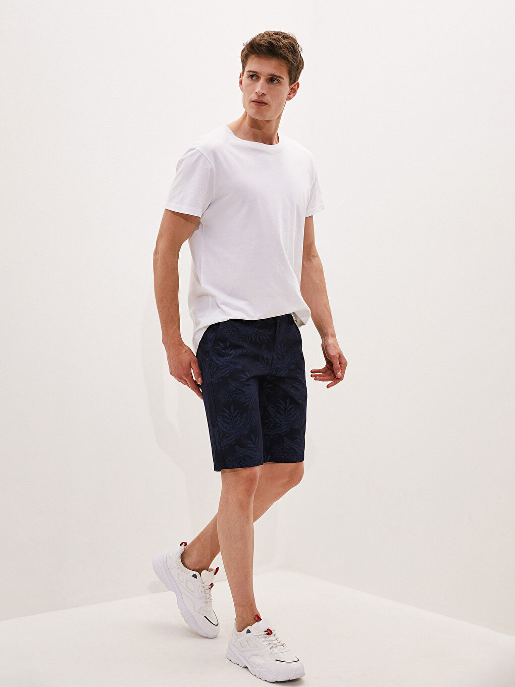 Lacivert Slim Fit Gabardin Erkek Şort-1