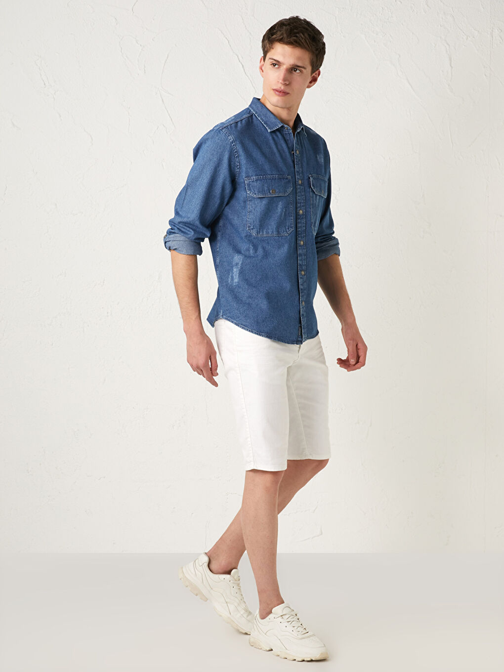 Relaxed Fit Long Sleeve Men's Denim Shirt-3