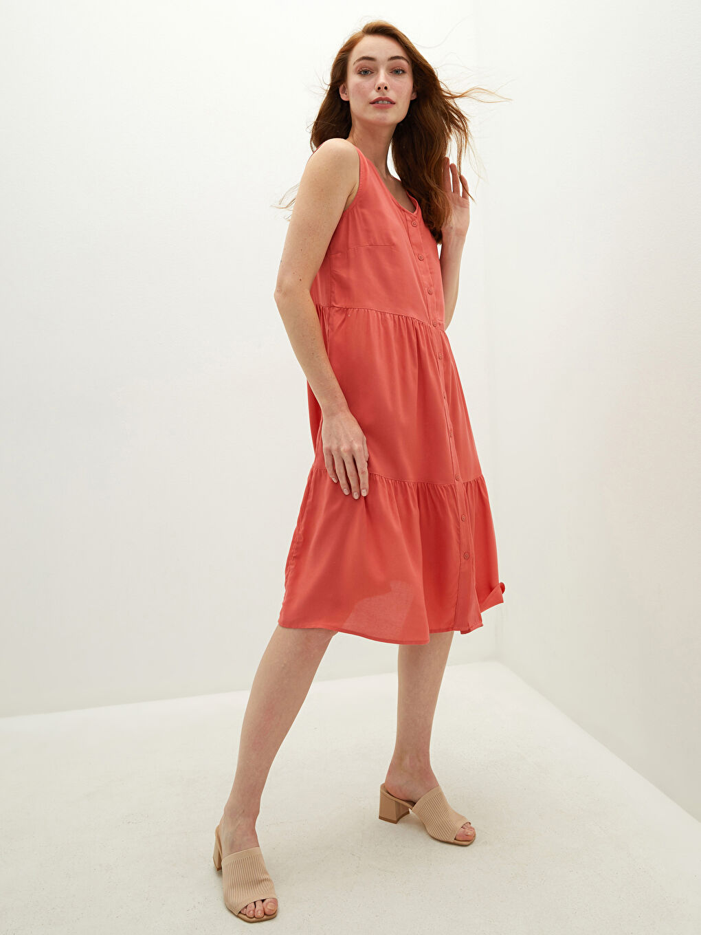 Kırmızı V Yaka Düğme Kapamalı Kolsuz Viskon Kadın Elbise-1