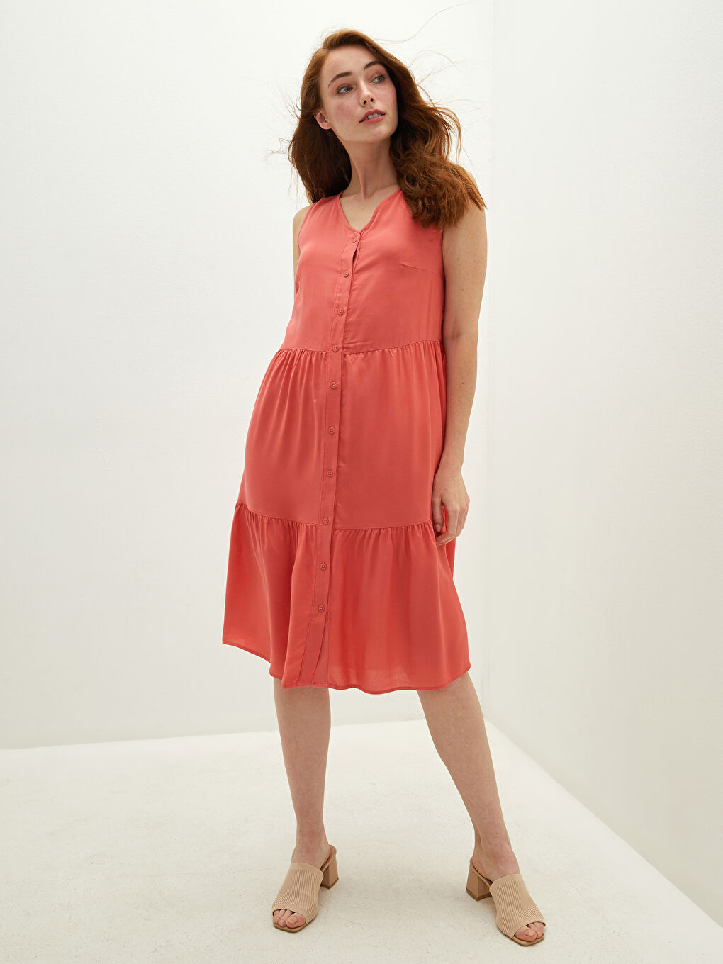 Kırmızı V Yaka Düğme Kapamalı Kolsuz Viskon Kadın Elbise-6