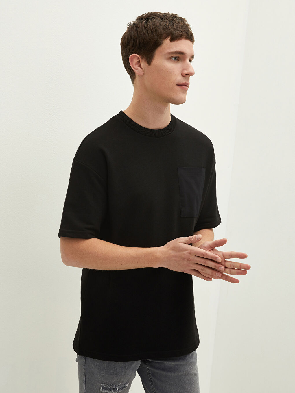 Siyah Bisiklet Yaka Kısa Kollu Basic Erkek Sweatshirt-1