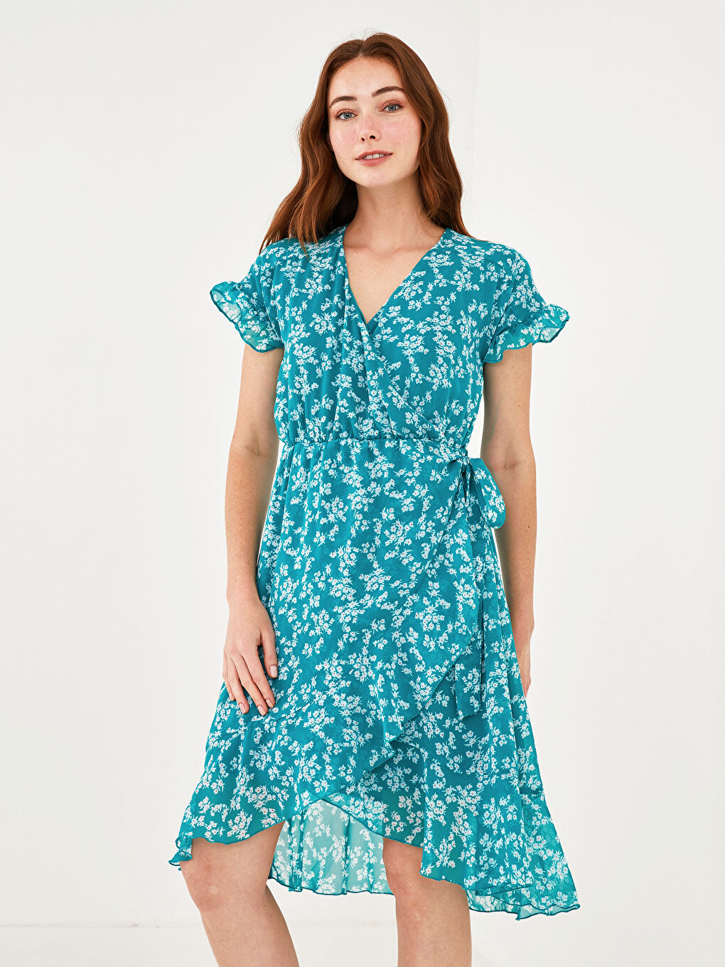 Әйелдерге арналған қос түймелі гүлді қысқа жеңді бүрмелі шифон көйлек-1