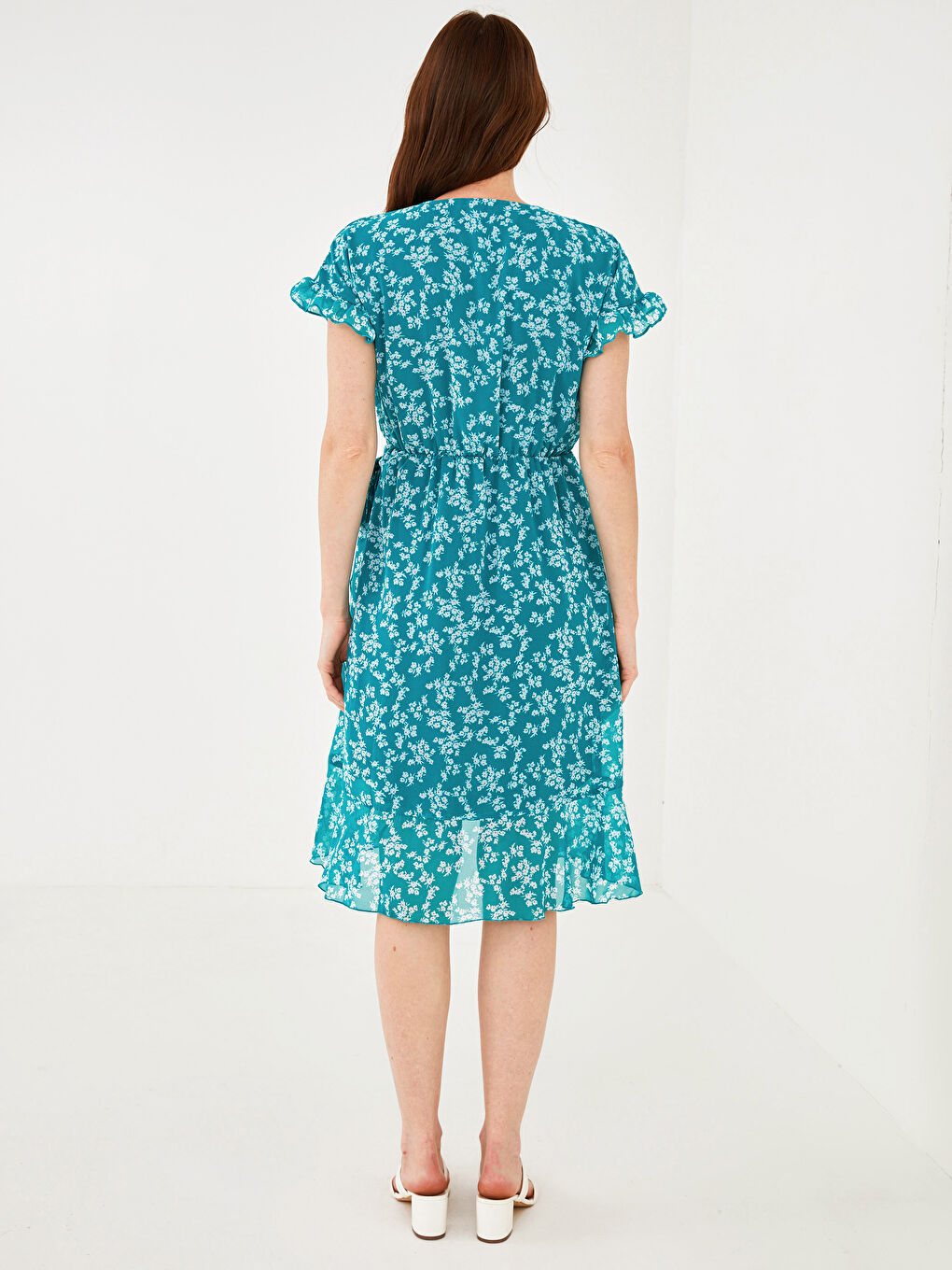 Әйелдерге арналған қос түймелі гүлді қысқа жеңді бүрмелі шифон көйлек-5