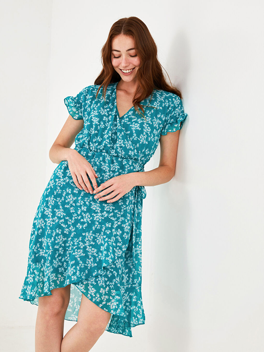 Әйелдерге арналған қос түймелі гүлді қысқа жеңді бүрмелі шифон көйлек-6