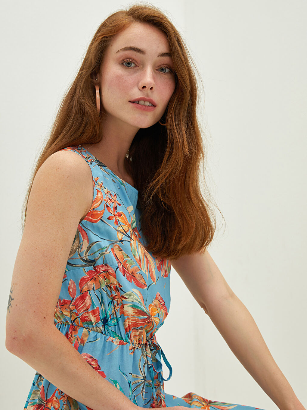 Mavi Bisiklet Yaka Desenli Kolsuz Belden Bağlama Detaylı A Kesim Viskon Kadın Elbise-1