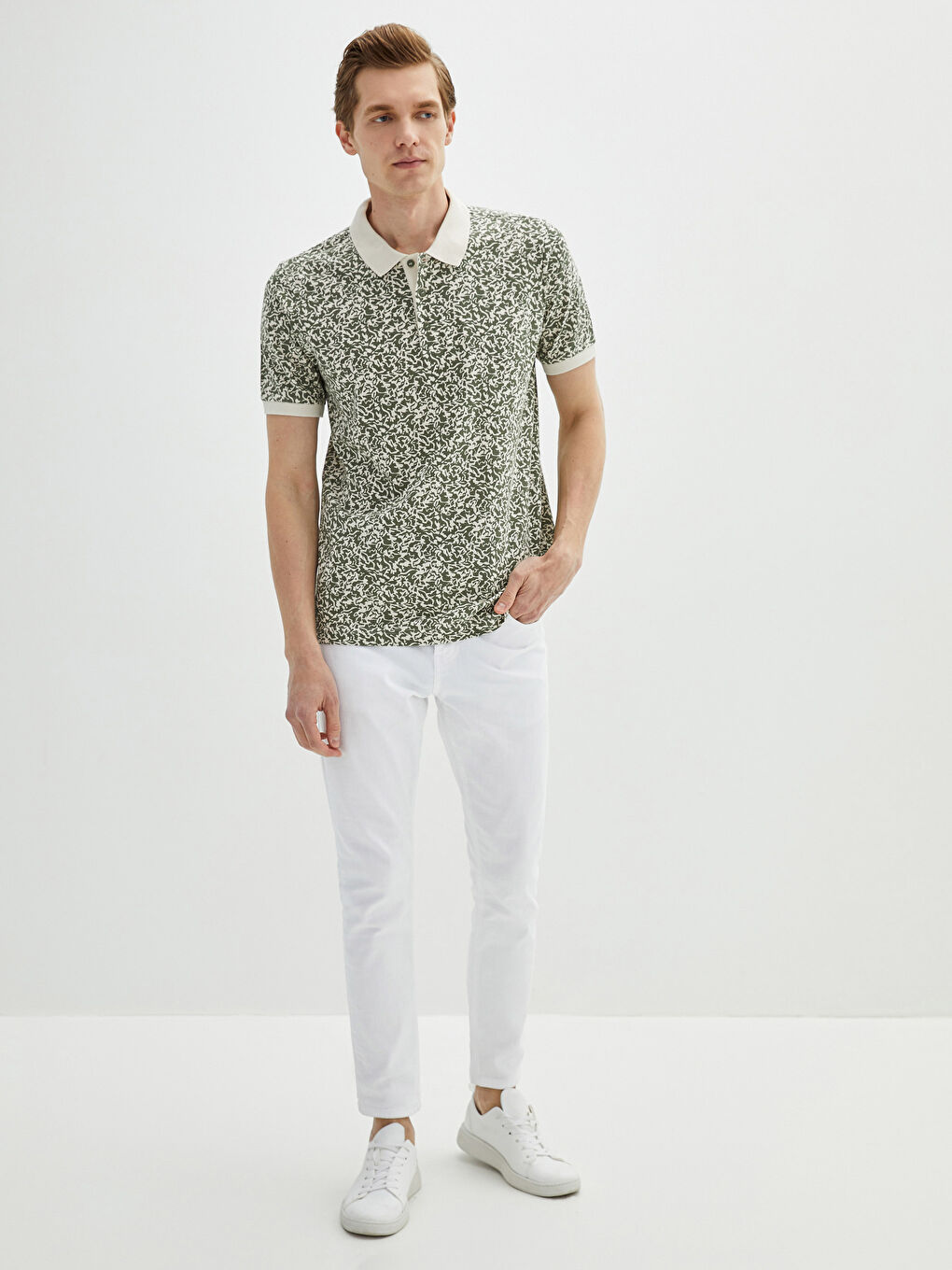 Yeşil Polo Yaka Kısa Kollu Desenli Erkek Tişört-3