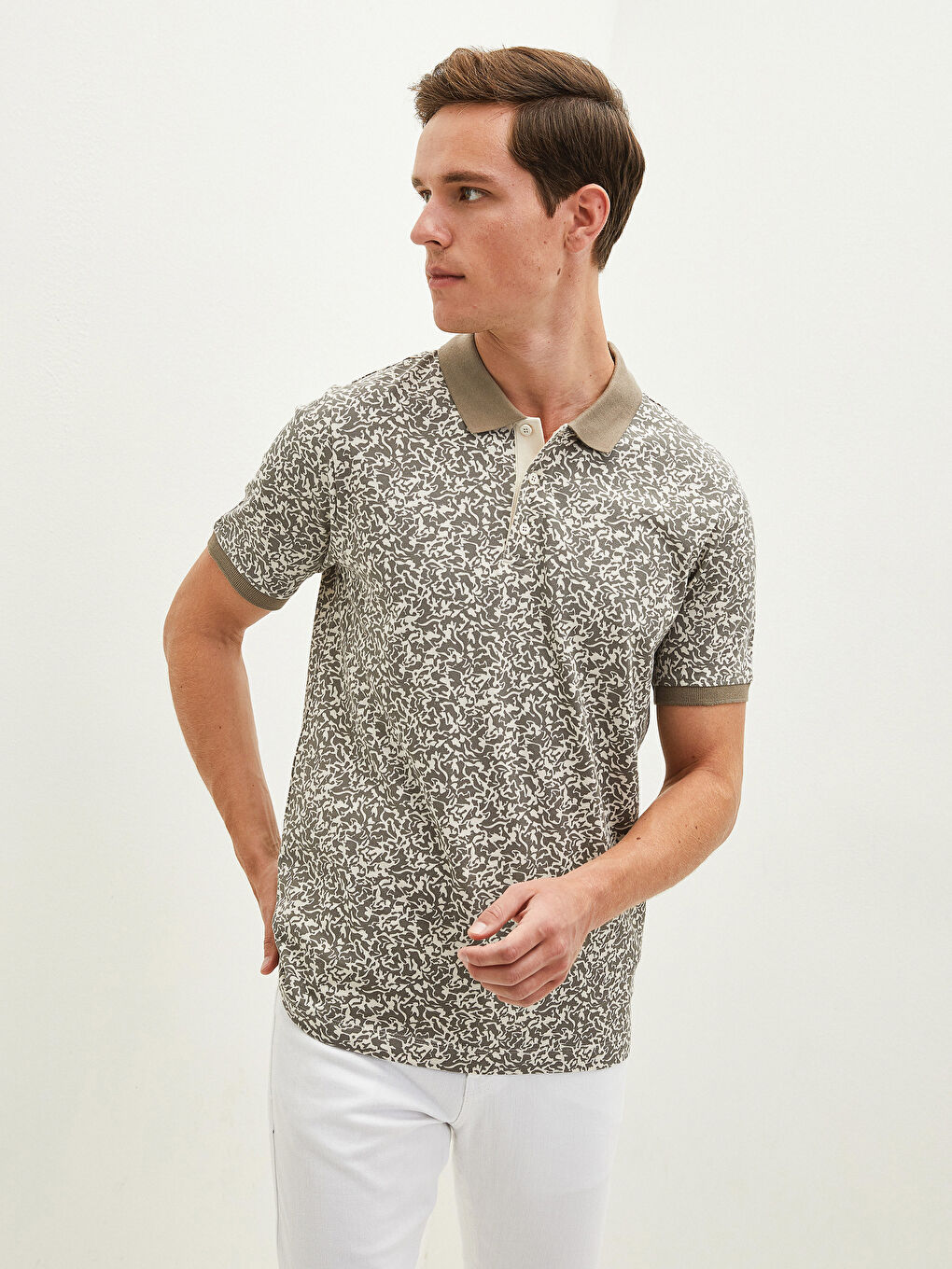 Gri Polo Yaka Kısa Kollu Desenli Erkek Tişört