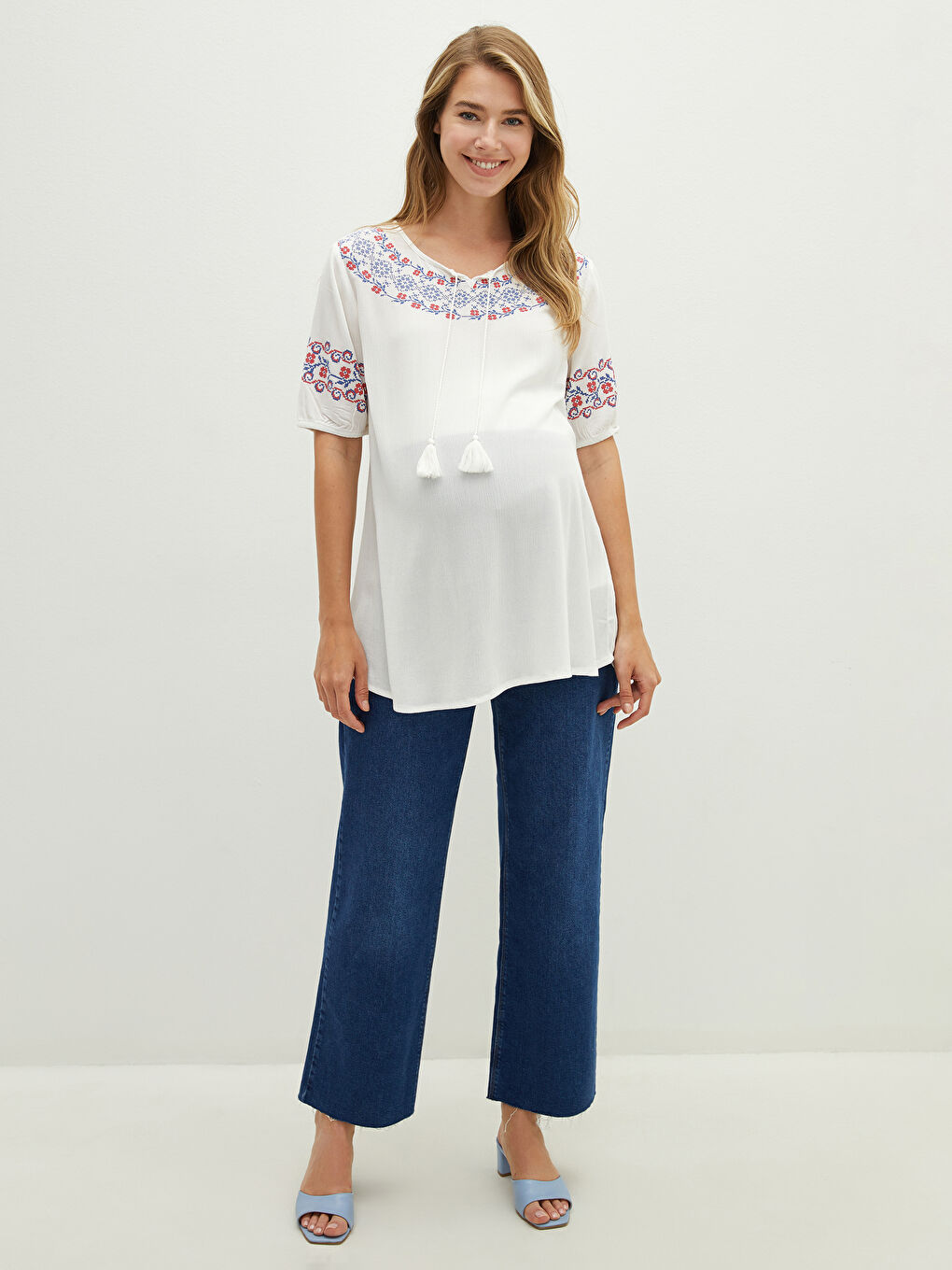 Ekru Bağlamalı Yaka Baskılı Kısa Kollu Krinkle Kumaş Hamile Bluz-2